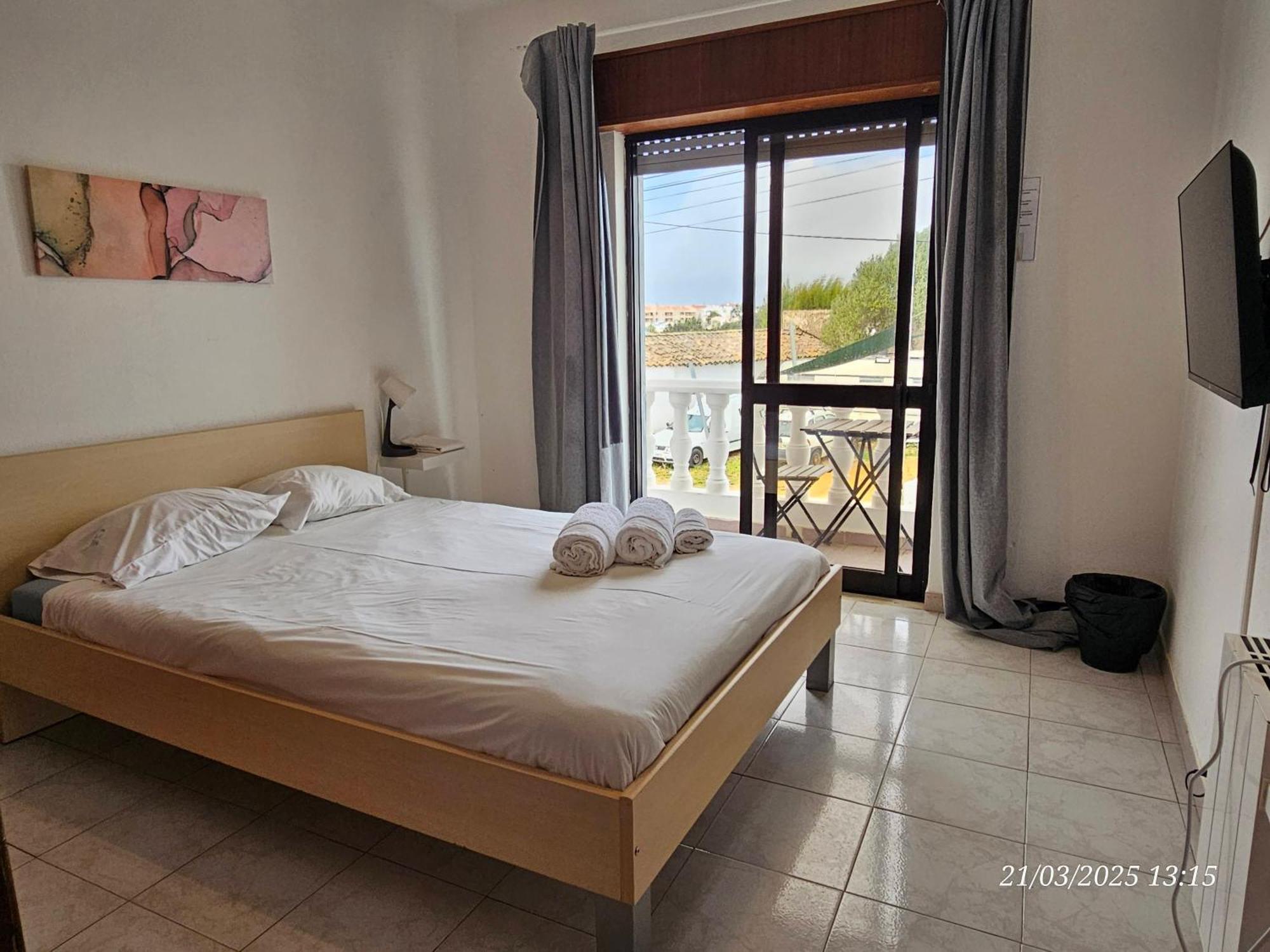 Blife Marya Private Rooms - Airport Stay Faro Room photo
